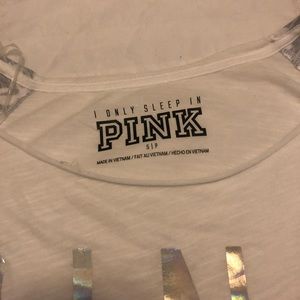 VICTORIAS SECRET PINK WHO NEEDS A BOYFRIEND PINK SCOOPNECK TEE NWT